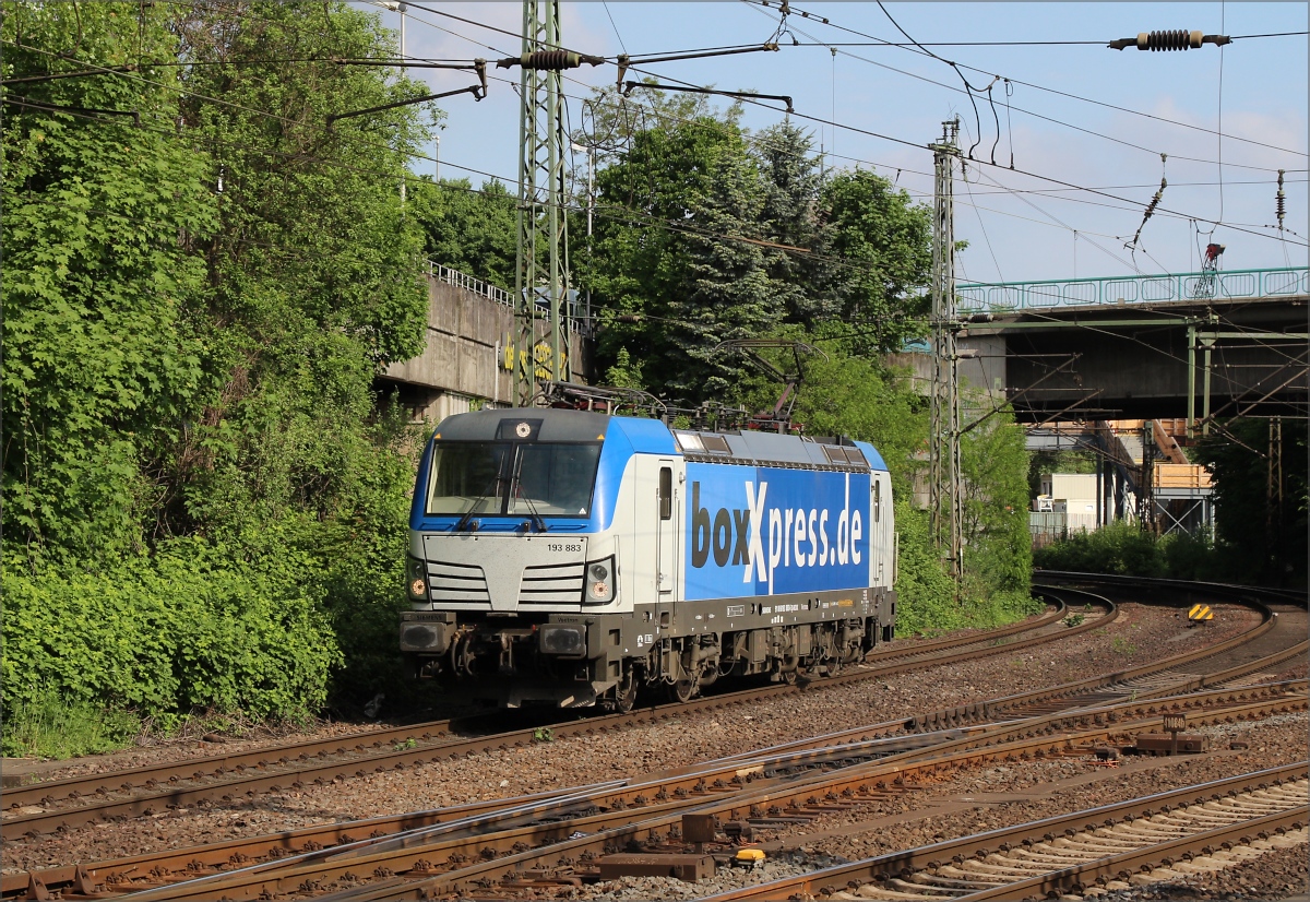 193 883 im Dienste von Boxxpress am 11.05.18 in Hamburg Harburg