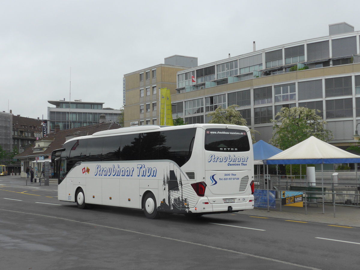 (193'014) - Straubhaar, Thun - Nr. 6/BE 555'977 - Setra am 13. Mai 2018 beim Bahnhof Thun