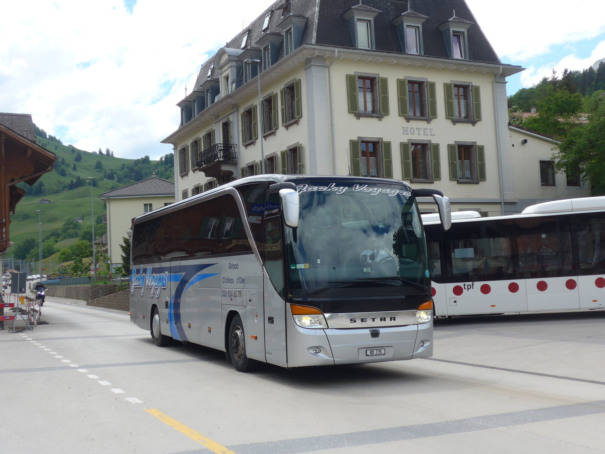 (193'327) - Jacky Voyages, Chteau-d'Oex - VD 735 - Setra am 21. Mai 2018 beim Bahnhof Montbovon