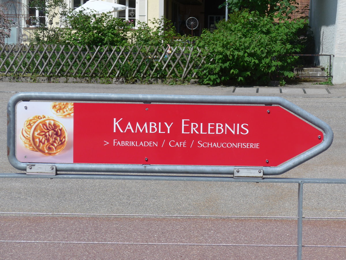 (193'741) - Wegweiser zur Biscuitsfabrik Kambly am 3. Juni 2018 in Trubschachen
