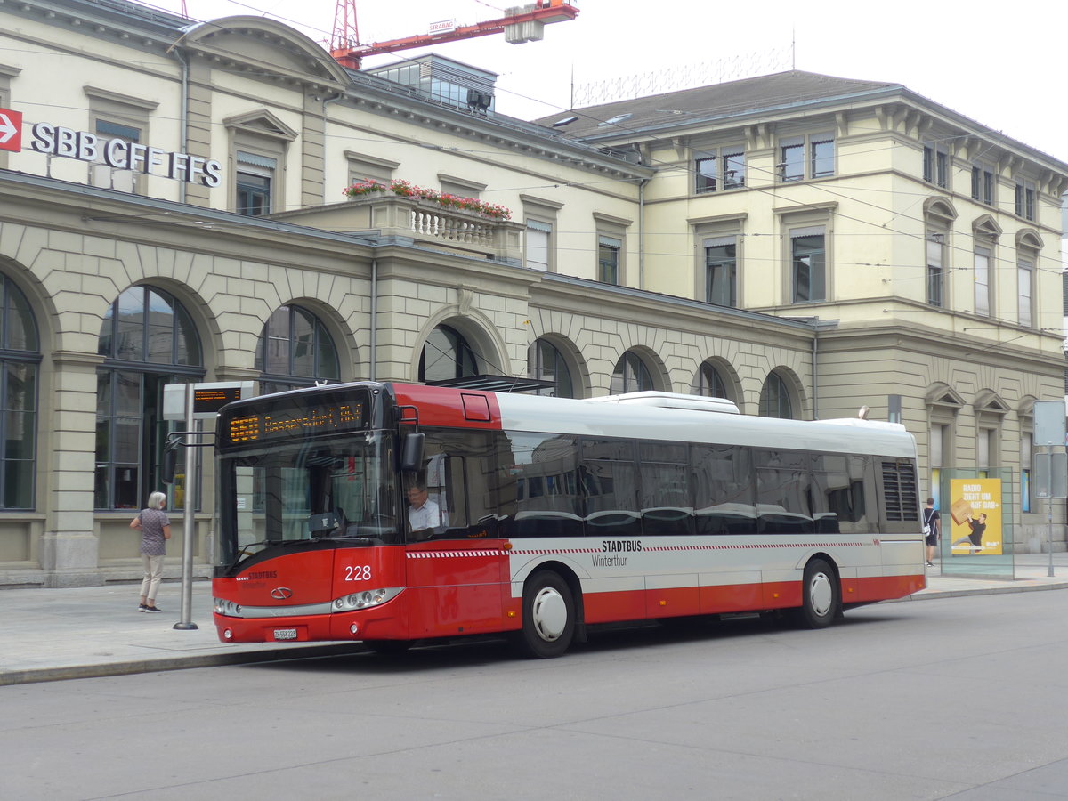 (193'997) - SW Winterthur - Nr. 228/ZH 558'228 - Solaris am 10. Juni 2018 beim Hauptbahnhof Winterthur