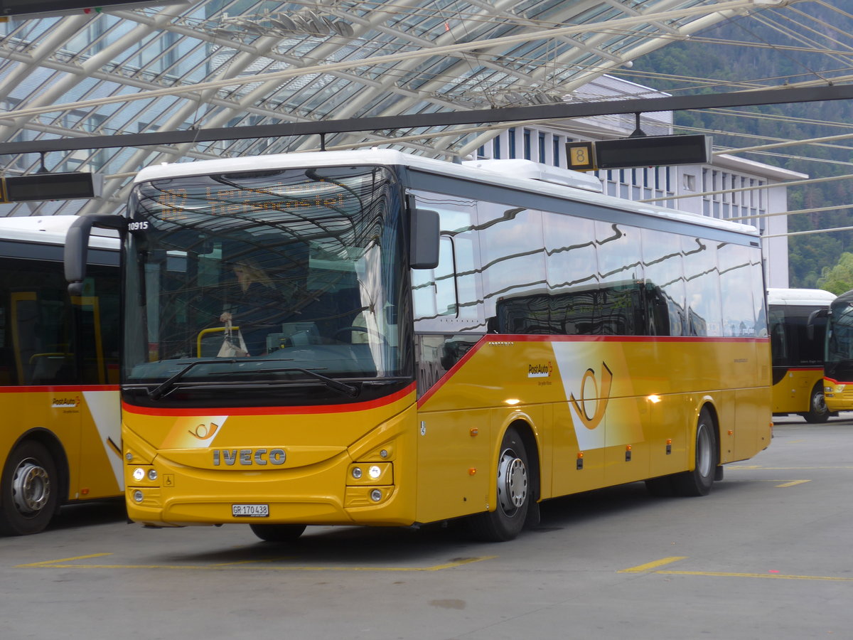 (194'796) - PostAuto Graubnden - GR 170'438 - Iveco am 15. Juli 2018 in Chur, Postautostation