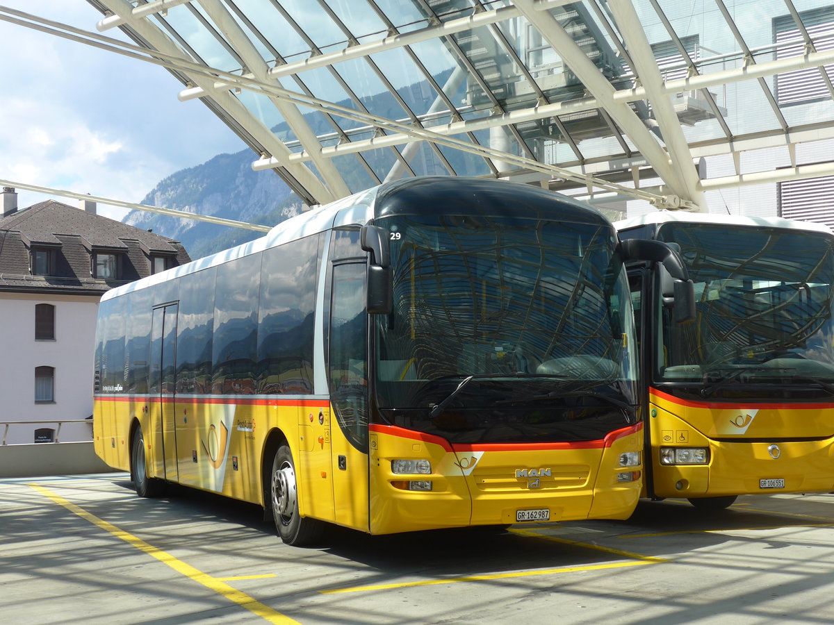 (194'842) - PostAuto Graubnden - GR 162'987 - MAN am 15. Juli 2018 in Chur, Postautostation