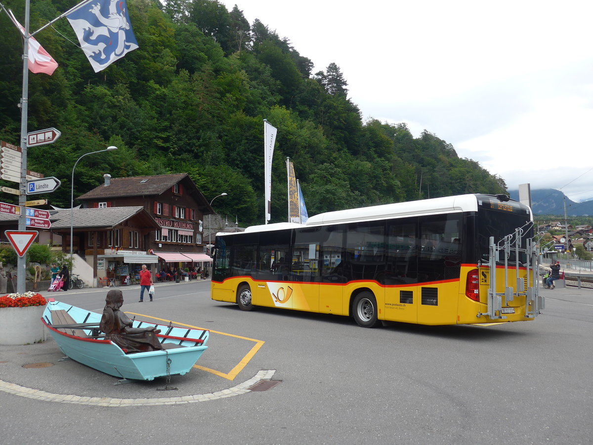 (195'010) - Flck, Brienz - Nr. 4/BE 517'311 - Mercedes am 21. Juli 2018 beim Bahnhof Brienz