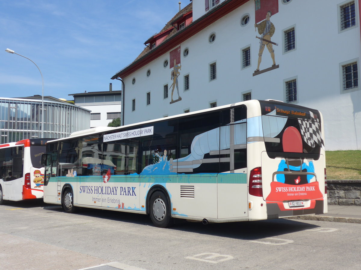 (195'411) - AAGS Schwyz - Nr. 13/SZ 5813 - Mercedes am 1. August 2018 in Schwyz, Post