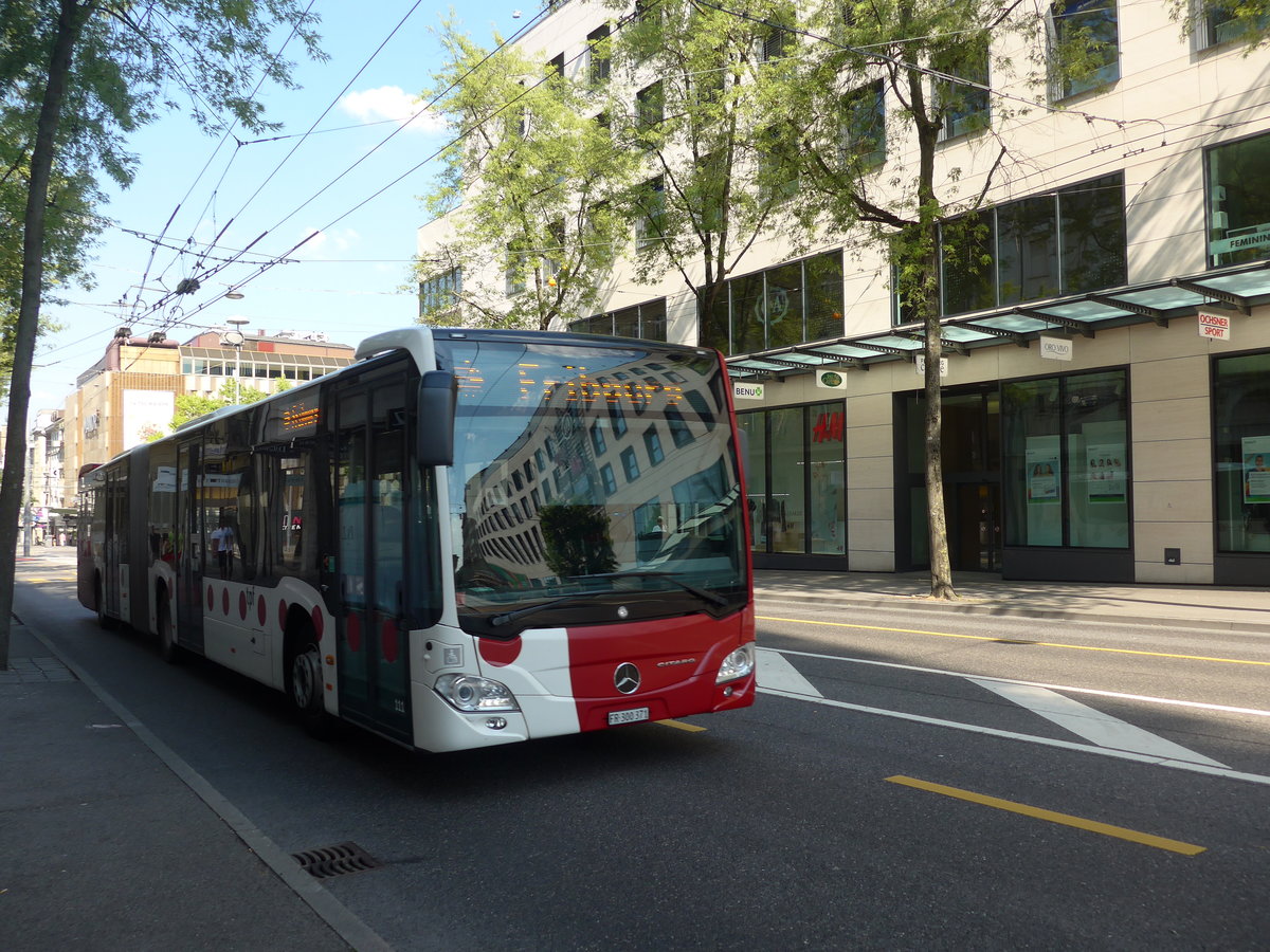 (195'624) - TPF Fribourg - Nr. 111/FR 300'371 - Mercedes am 5. August 2018 beim Bahnhof Fribourg