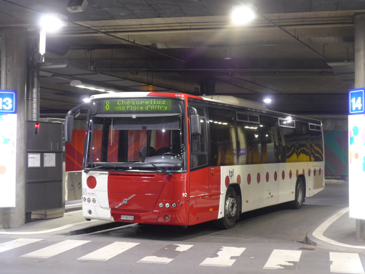 (195'677) - TPF Fribourg - Nr. 92/FR 300'236 - Volvo am 6. August 2018 in Fribourg, Busbahnhof