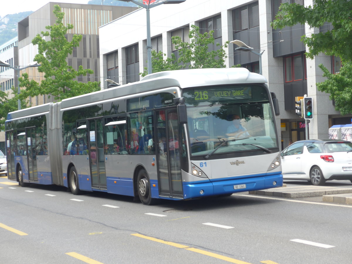 (195'728) - VMCV Clarens - Nr. 61/VD 1361 - Van Hool am 6. August 2018 beim Bahnhof Vevey