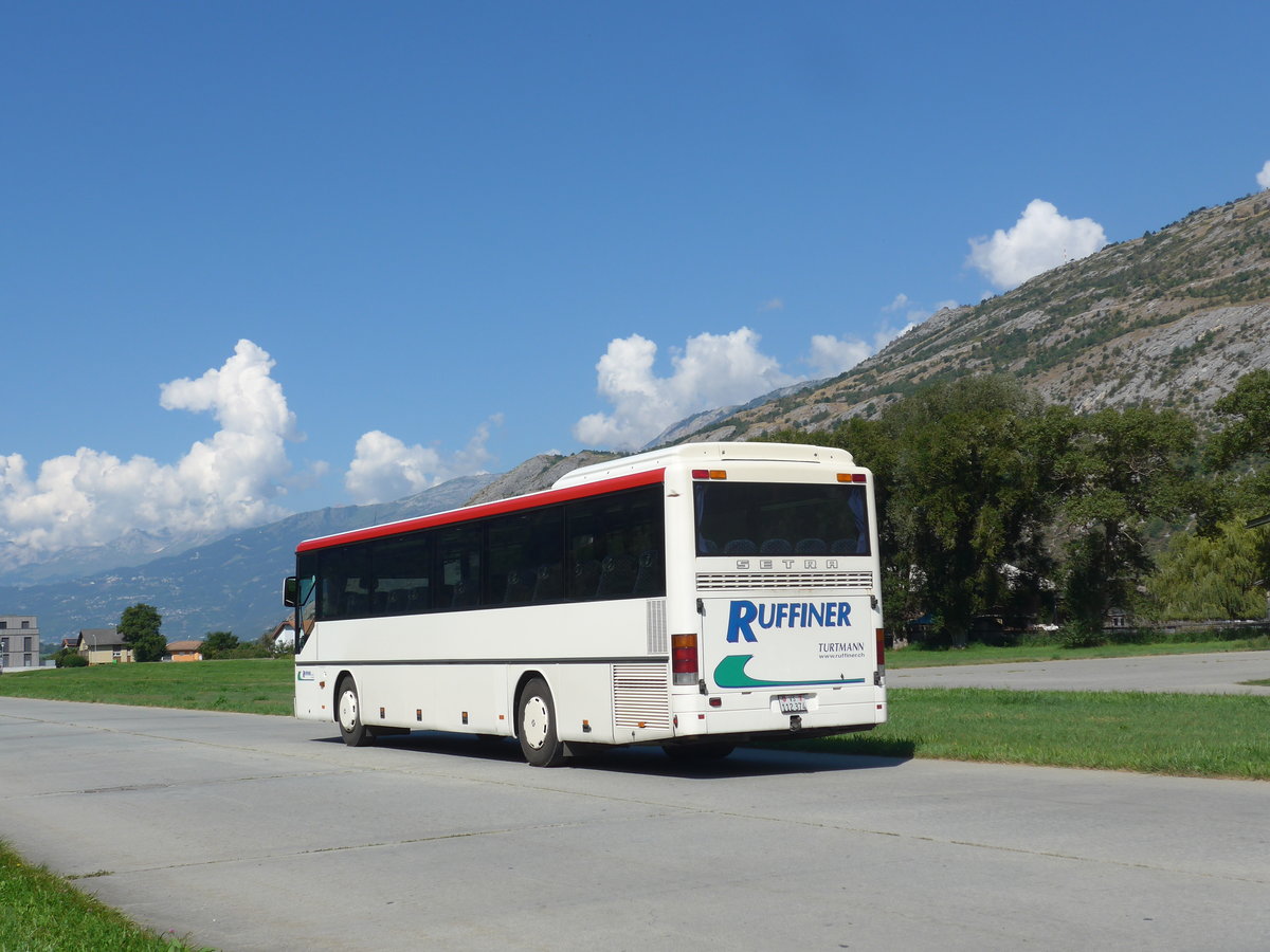 (196'033) - Ruffiner, Turtmann - VS 112'374 - Setra am 19. August 2018 in Turtmann, Flugplatz