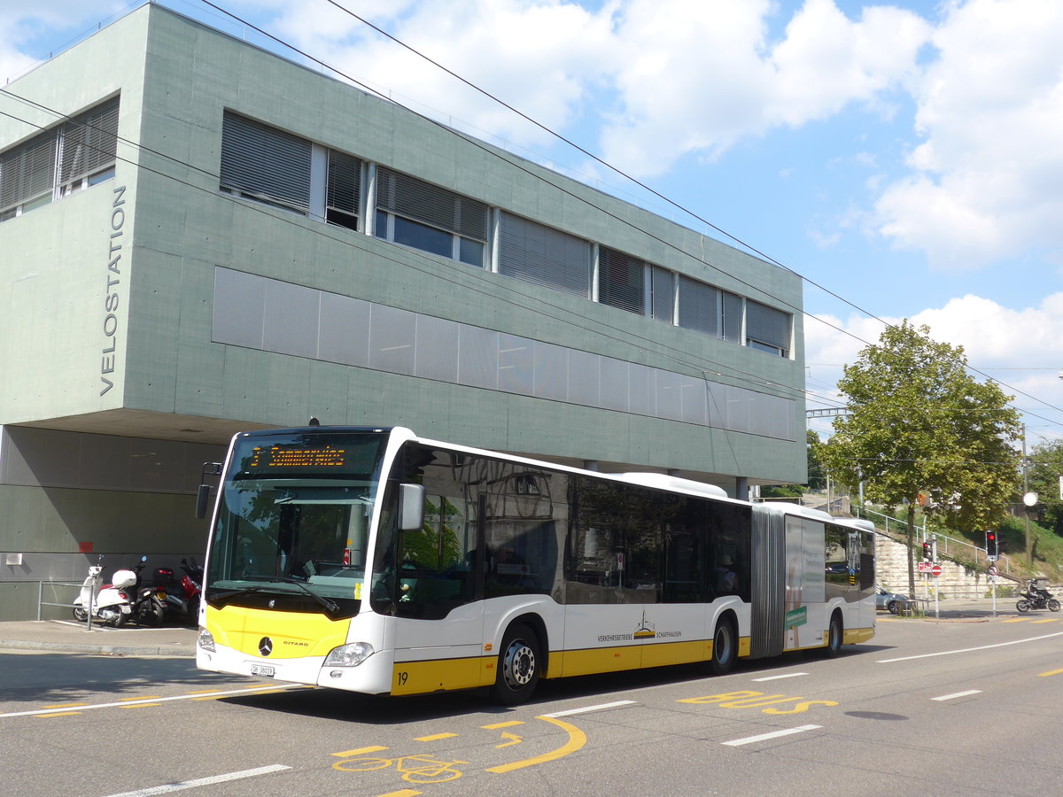 (196'141) - VBSH Schaffhausen - Nr. 19/SH 38'019 - Mercedes am 20. August 2018 beim Bahnhof Schaffhausen