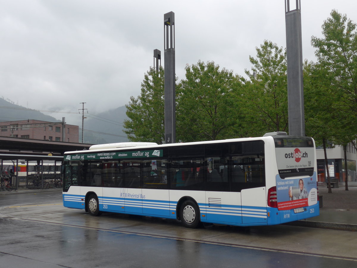 (196'343) - RTB Altsttten - Nr. 253/SG 187'255 - Mercedes (ex WilMobil, Wil Nr. 253) am 1. September 2018 beim Bahnhof Sargans