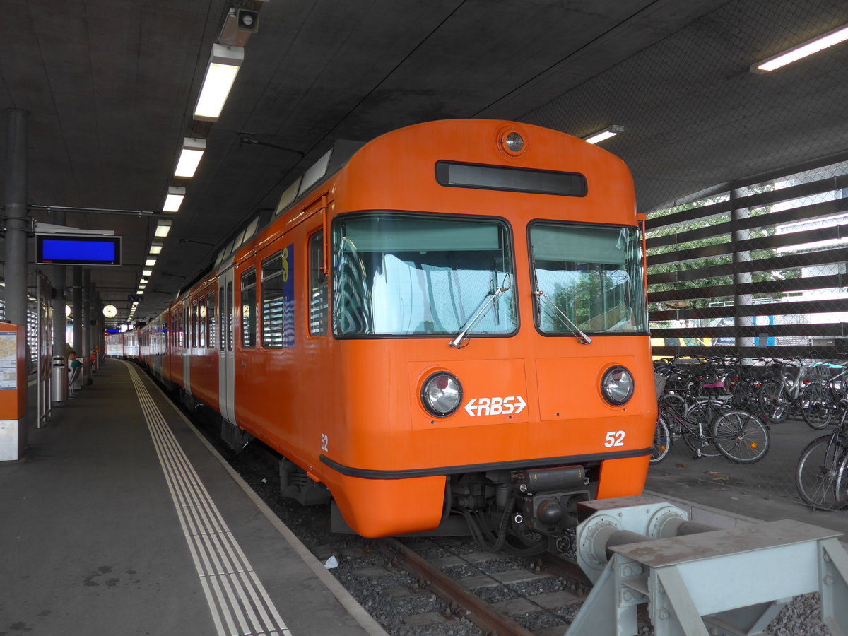 (196'367) - RBS-Pendelzug - Nr. 52 - am 2. September 2018 im Bahnhof Worb Dorf