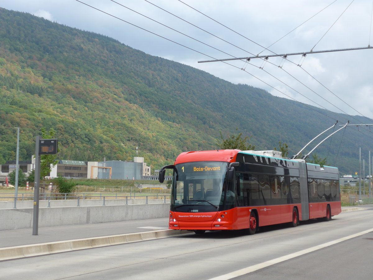 (196'499) - VB Biel - Nr. 97 - Hess/Hess Gelenktrolleybus am 3. September 2018 in Biel, Stadien