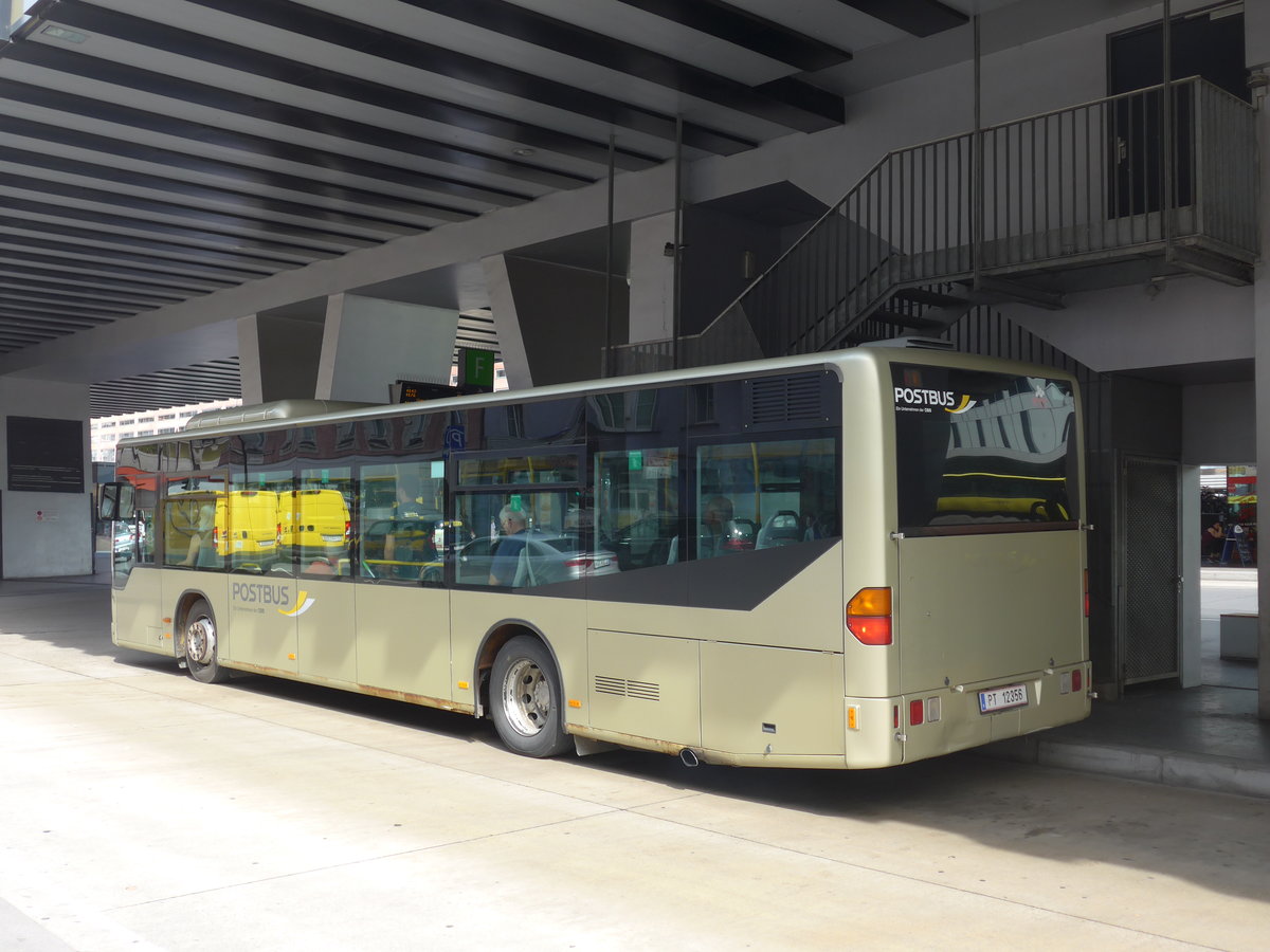 (196'694) - PostBus - PT 12'356 - Mercedes am 10. September 2018 beim Bahnhof Innsbruck