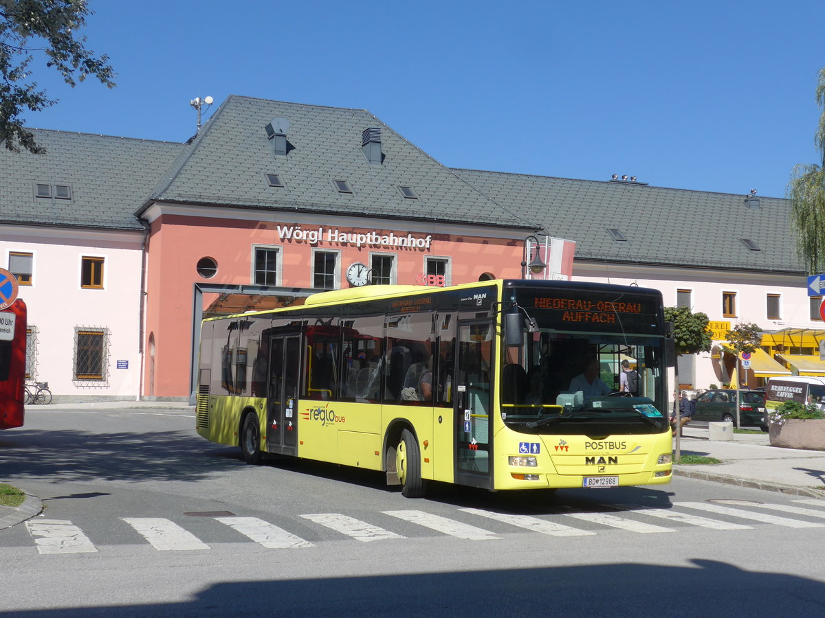 (196'964) - PostBus - BD 12'968 - MAN am 12. September 2018 beim Bahnhof Wrgl