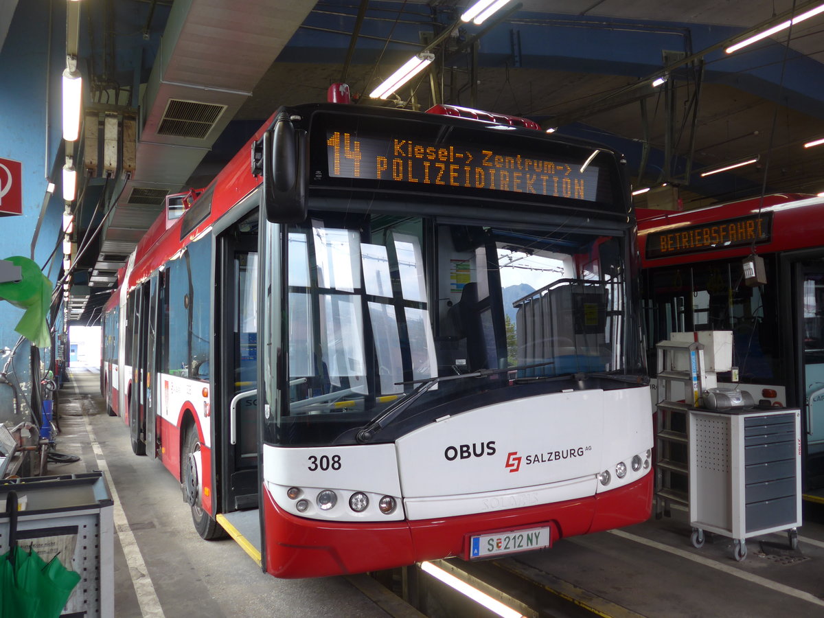 (197'138) - OBUS Salzburg - Nr. 308/S 212 NY - Solaris am 13. September 2018 in Salzburg, Betriebshof