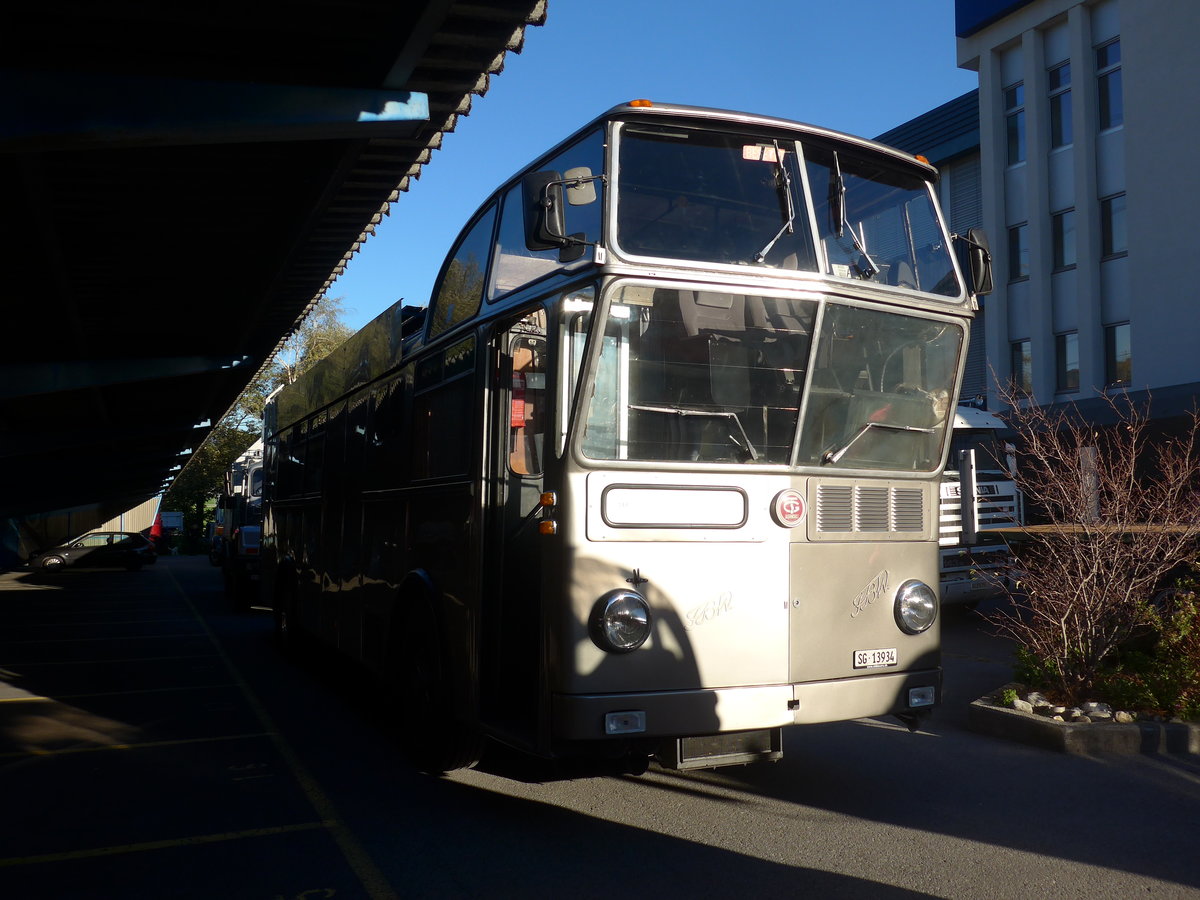 (198'132) - Schneider, Schmerikon - SG 13'934 - FBW/Tscher Hochlenker (ex Basler, Hofstetten; ex VBZ Zrich Nr. 244) am 13. Oktober 2018 in Schnis, Bicoareal