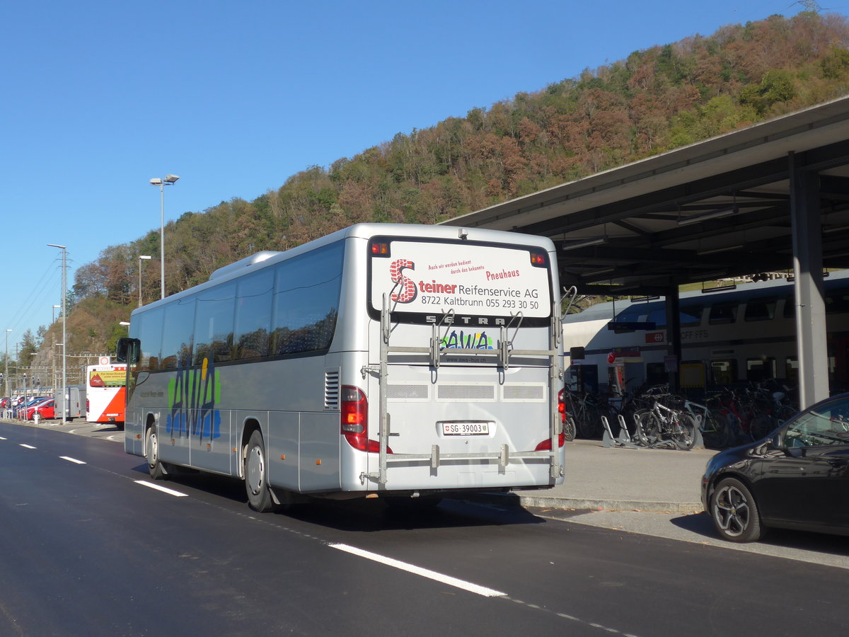 (198'237) - AWA Amden - Nr. 3/SG 39'003 - Setra am 13. Oktober 2018 beim Bahnhof Ziegelbrcke