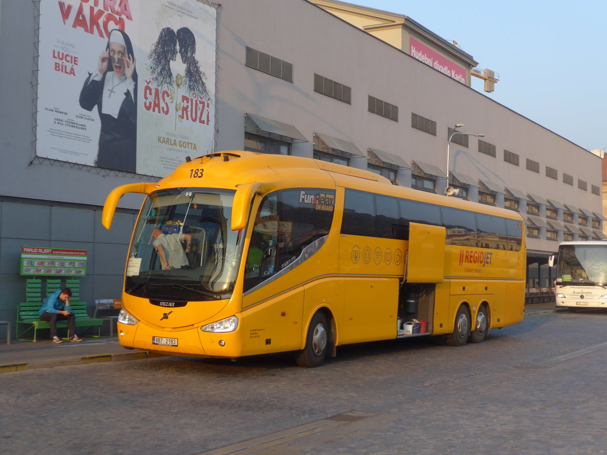 (198'443) - Student Agency, Brno - Nr. 183/8B7 2183 - Volvo/Irizar am 18. Oktober 2018 in Praha, Florenc