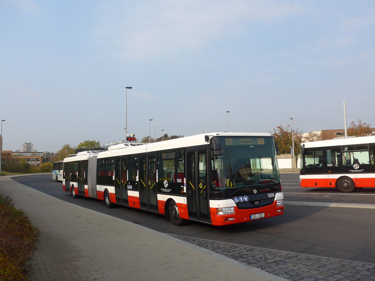 (198'535) - DPP Praha - Nr. 5008/7AC 3357 - SOR am 19. Oktober 2018 in Praha, Ndraz Veleslavn