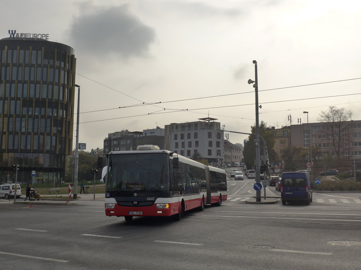 (198'547) - DPP Praha - Nr. 6641/1AZ 7139 - SOR am 19. Oktober 2018 in Praha, Ndraz Veleslavn