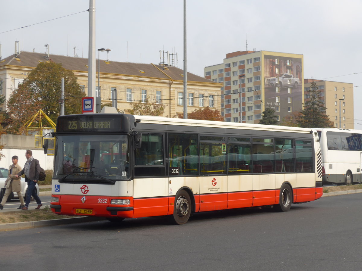 (198'558) - DPP Praha - Nr. 3332/ALC 13-89 - Renault-Karosa am 19. Oktober 2018 in Praha, Ndraz Veleslavin