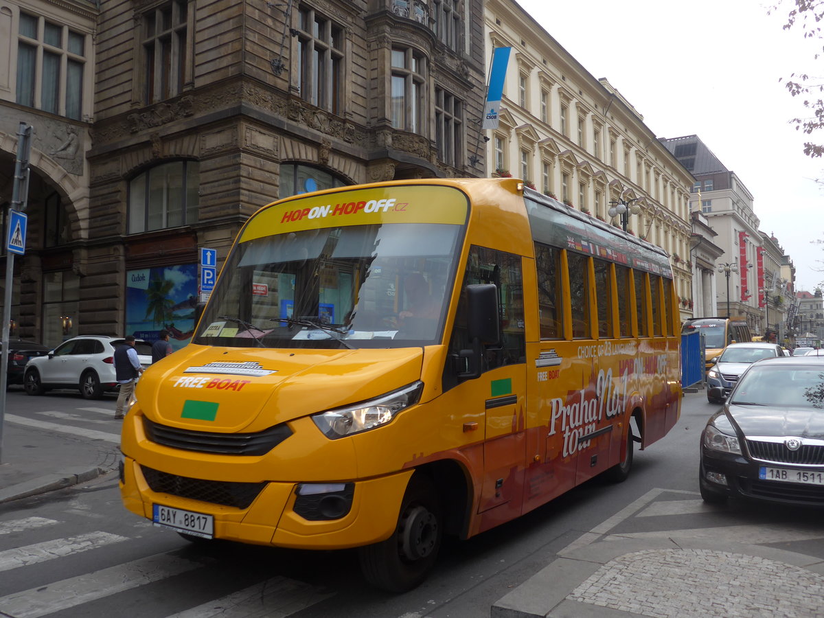 (198'643) - Premiant City Tour, Praha - 6AY 8817 - Iveco/MAVE am 19. Oktober 2018 in Praha, Na Prkope