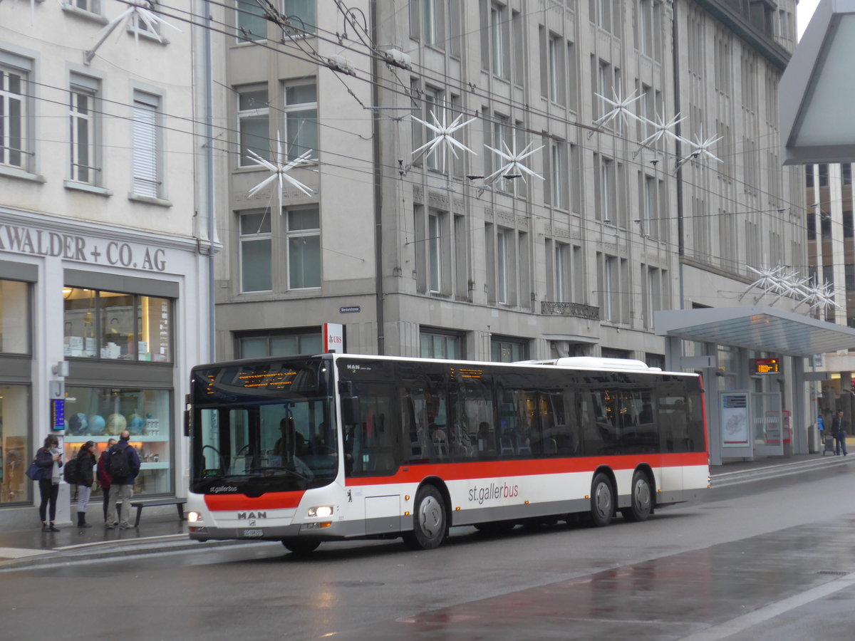 (199'485) - St. Gallerbus, St. Gallen - Nr. 227/SG 198'227 - MAN am 24. November 2018 beim Bahnhof St. Gallen