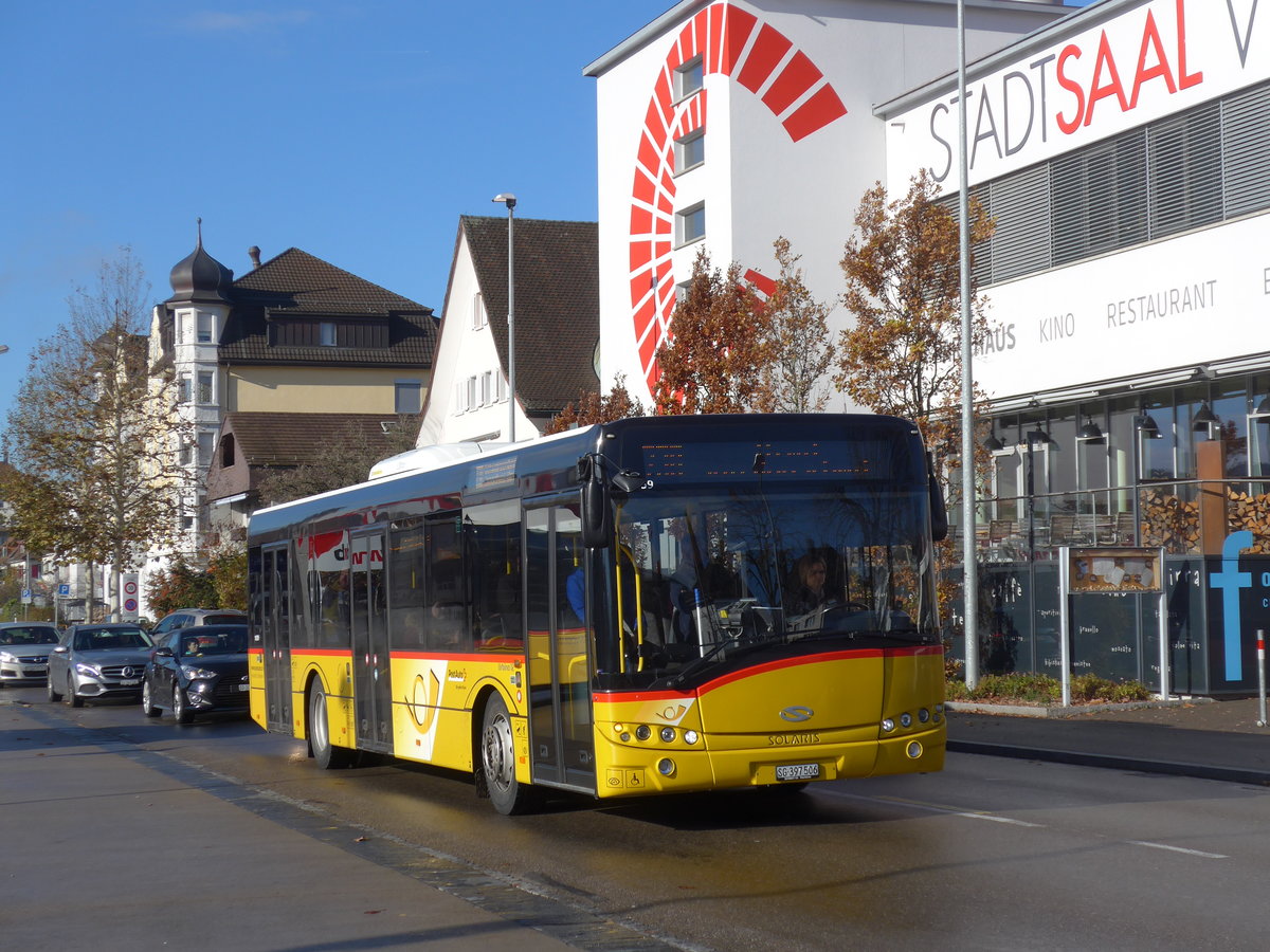 (199'541) - Schmidt, Oberbren - SG 397'506 - Solaris (ex CarPostal Ouest) am 24. November 2018 beim Bahnhof Wil
