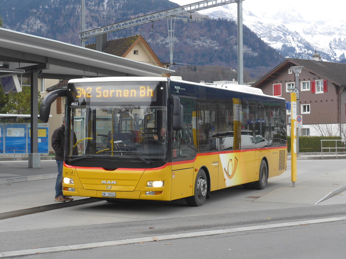 (199'844) - Dillier, Sarnen - Nr. 7/OW 10'040 - MAN/Gppel am 8. Dezember 2018 beim Bahnhof Sarnen