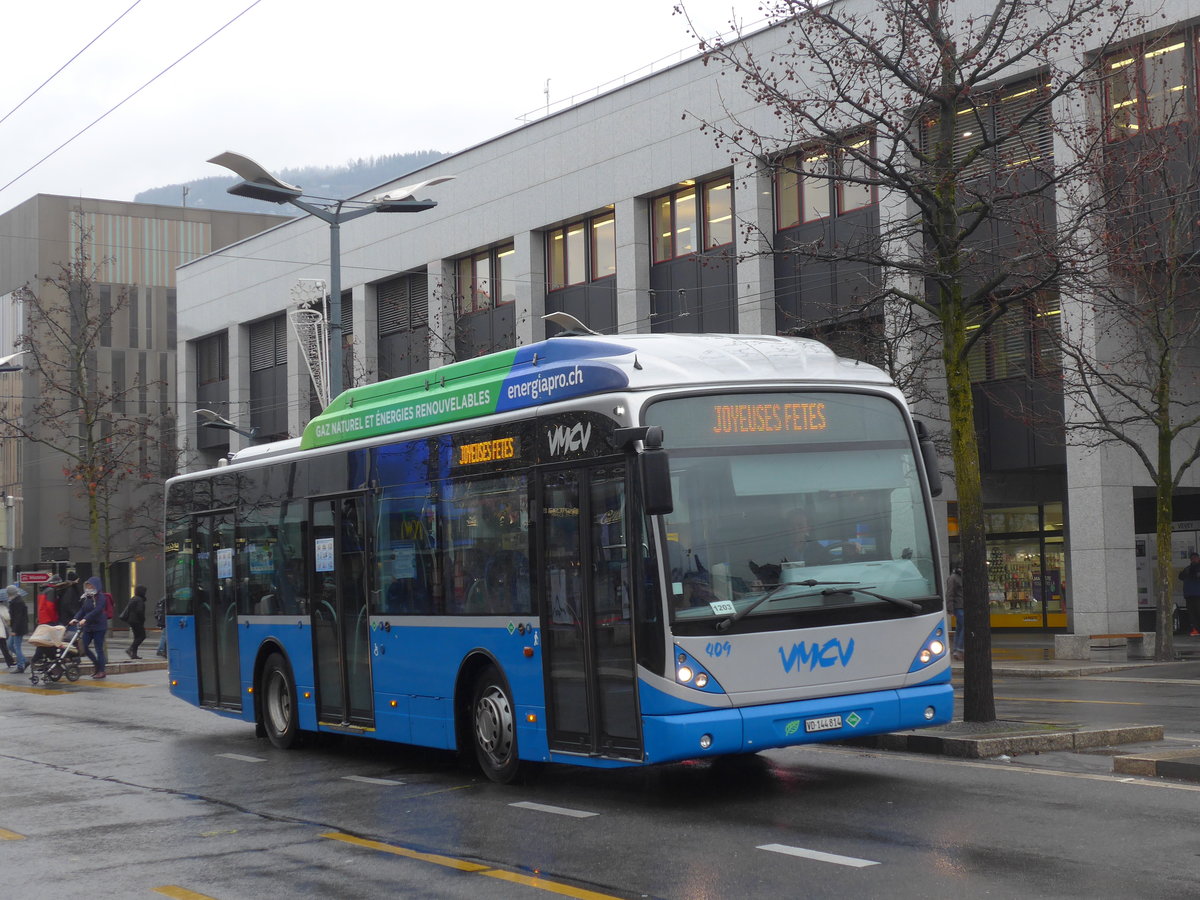 (200'002) - VMCV Clarens - Nr. 409/VD 144'814 - Van Hool (ex Nr. 109) am 17. Dezember 2018 beim Bahnhof Vevey