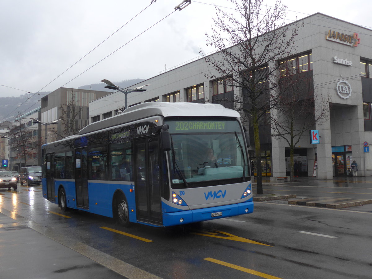 (200'013) - VMCV Clarens - Nr. 80/VD 550'435 - Van Hool am 17. Dezember 2018 beim Bahnhof Vevey