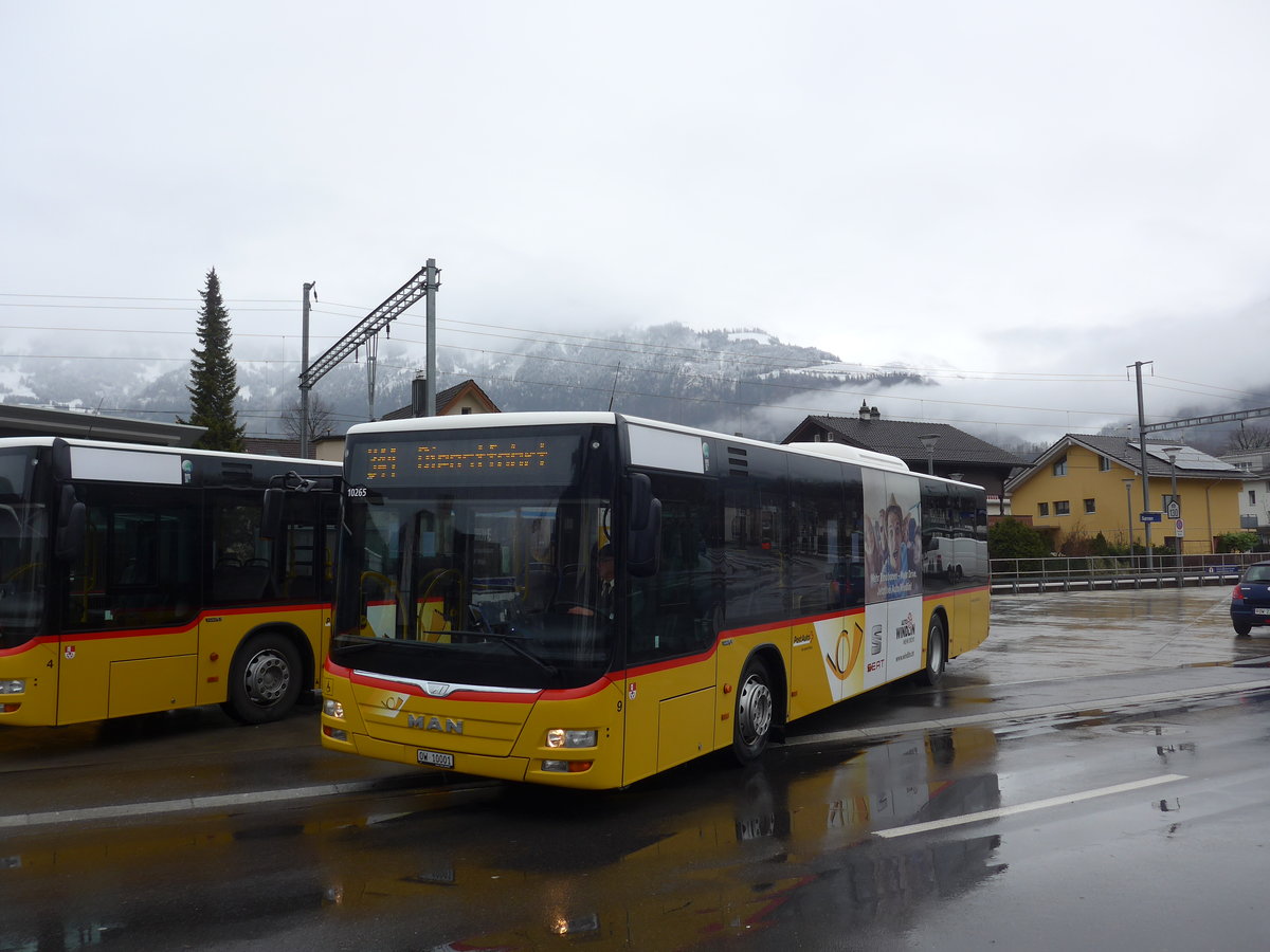 (200'119) - PostAuto Zentralschweiz - Nr. 9/OW 10'001 - MAN (ex Dillier, Sarnen Nr. 9) am 24. Dezember 2018 beim Bahnhof Sarnen