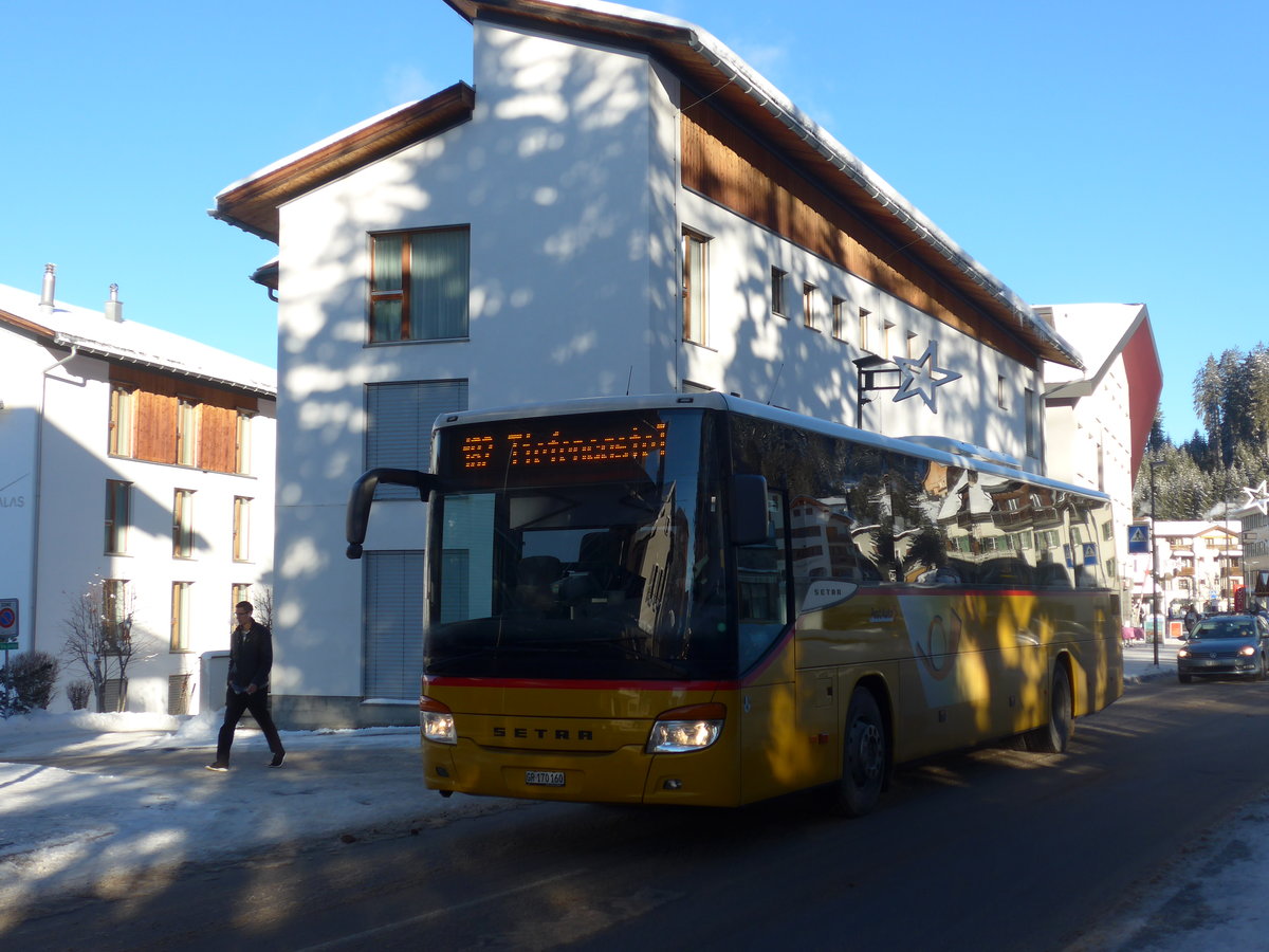 (200'274) - PostAuto Graubnden - GR 170'160 - Setra am 26. Dezember 2018 in Lenzerheide, Voa Principale