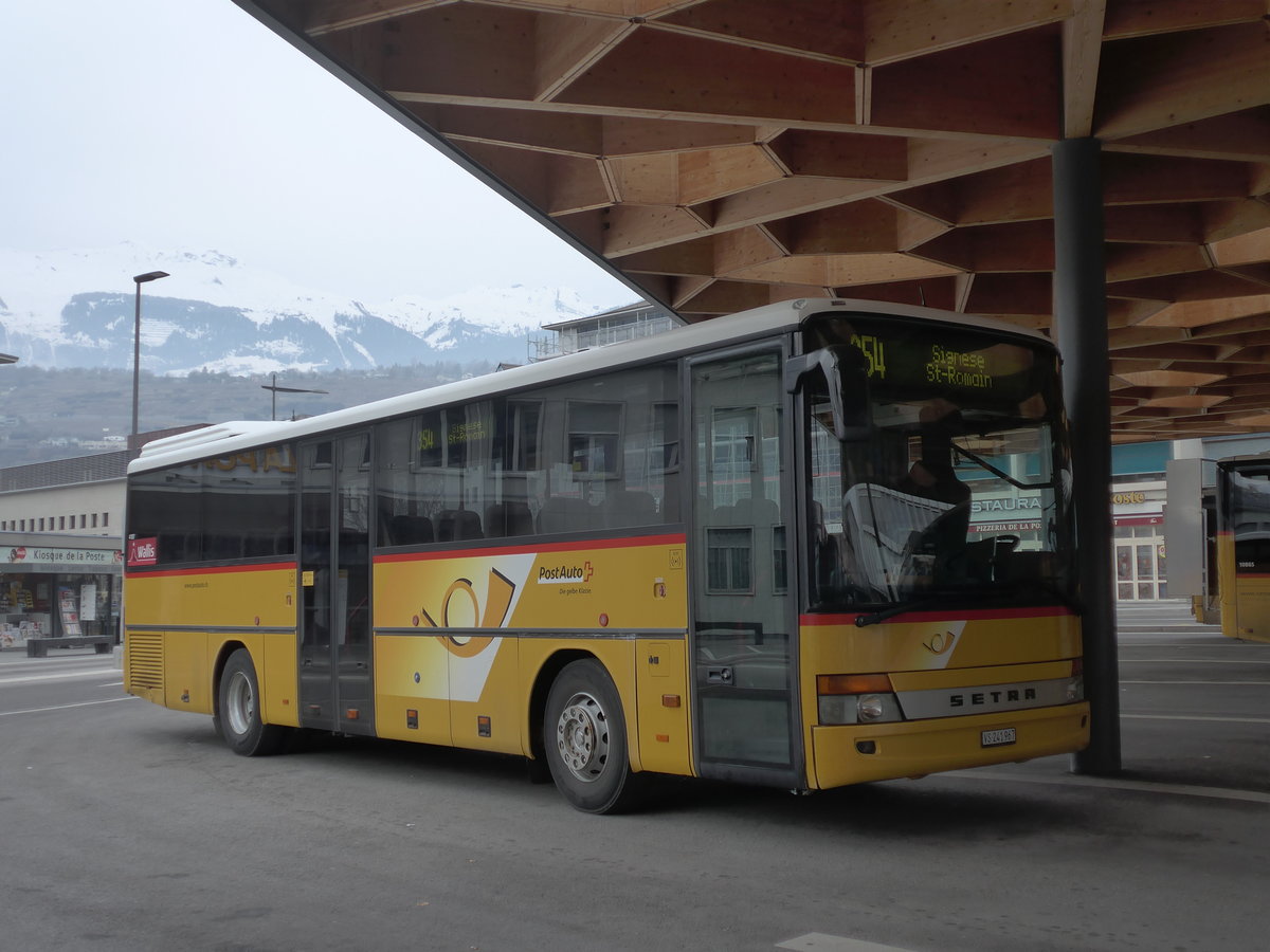 (200'372) - PostAuto Wallis - VS 241'967 - Setra (ex Zerzuben, Visp-Eyholz Nr. 65; ex PostAuto Wallis) am 30. Dezember 2018 beim Bahnhof Sion