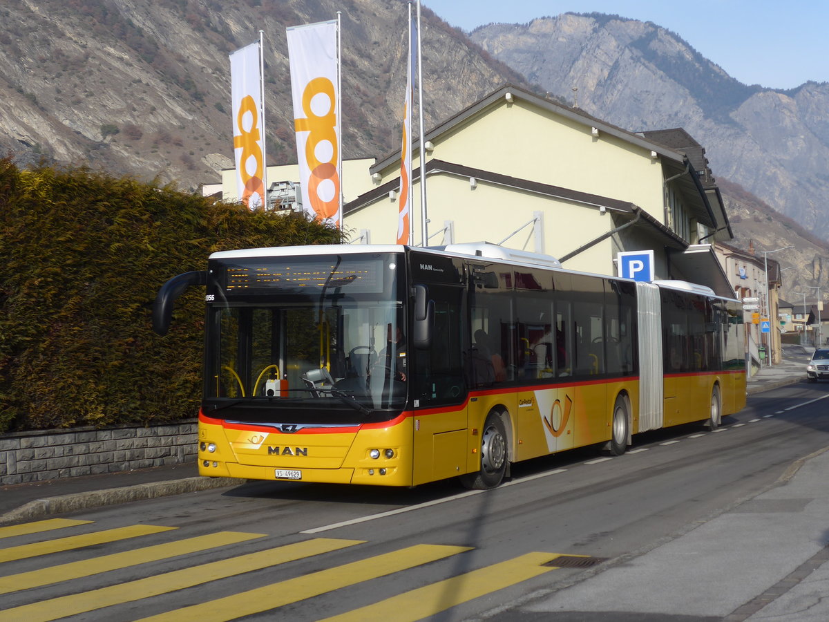 (200'401) - PostAuto Wallis - Nr. 63/VS 49'629 - MAN am 30. Dezember 2018 in Leytron, Alte Post