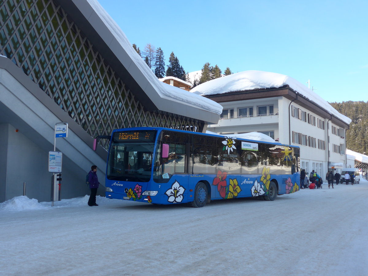 (201'294) - Pfosi, Arosa - Nr. 7/GR 154'247 - Mercedes am 19. Januar 2019 beim Bahnhof Arosa