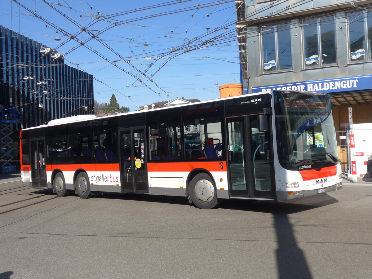 (202'746) - St. Gallerbus, St. Gallen - Nr. 226/SG 198'226 - MAN am 21. Mrz 2019 beim Bahnhof St. Gallen