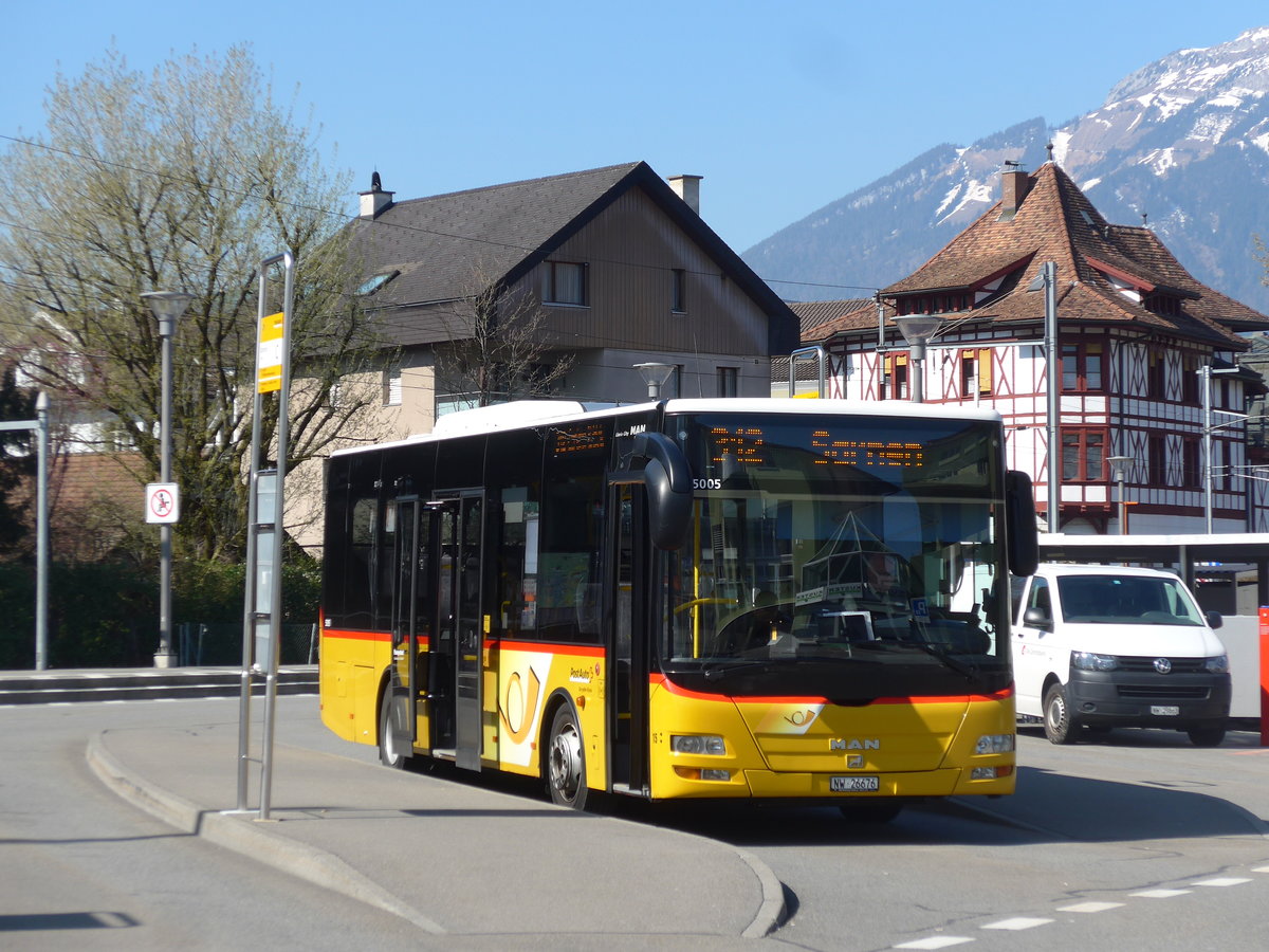 (203'303) - Thepra, Stans - Nr. 15/NW 26'676 - MAN/Gppel am 30. Mrz 2019 beim Bahnhof Stans