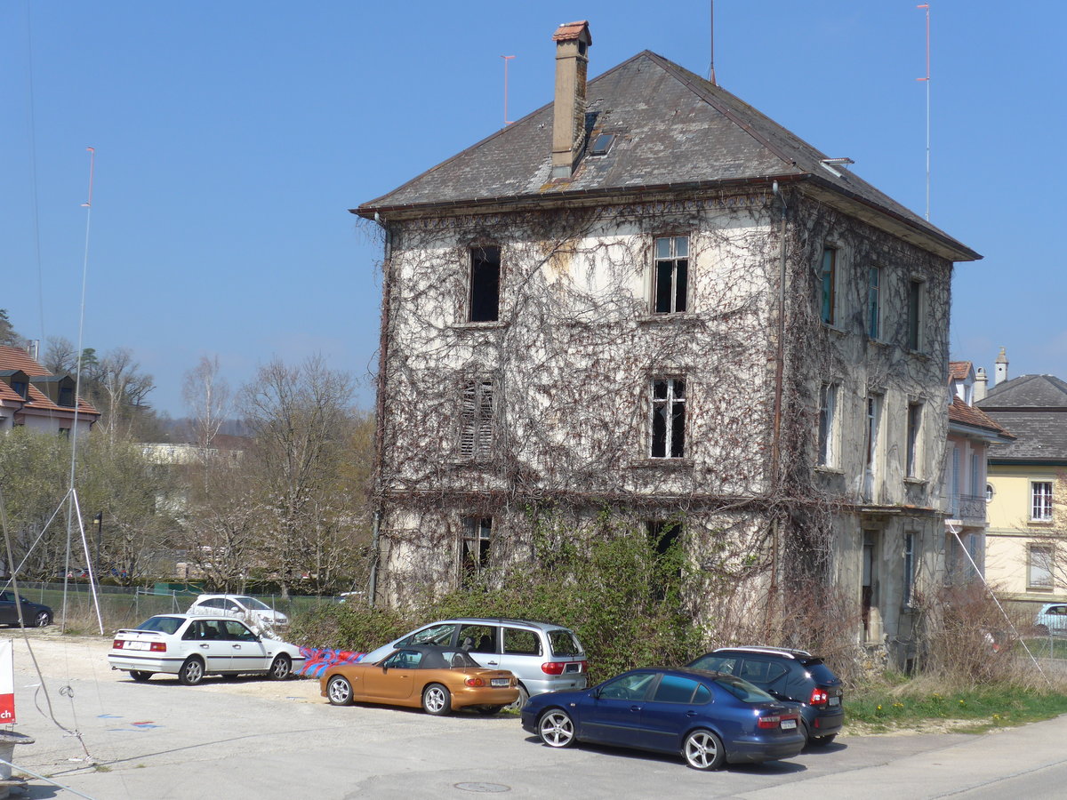(203'733) - Verwahrlostes Haus am 15. April 2019 in Porrentruy