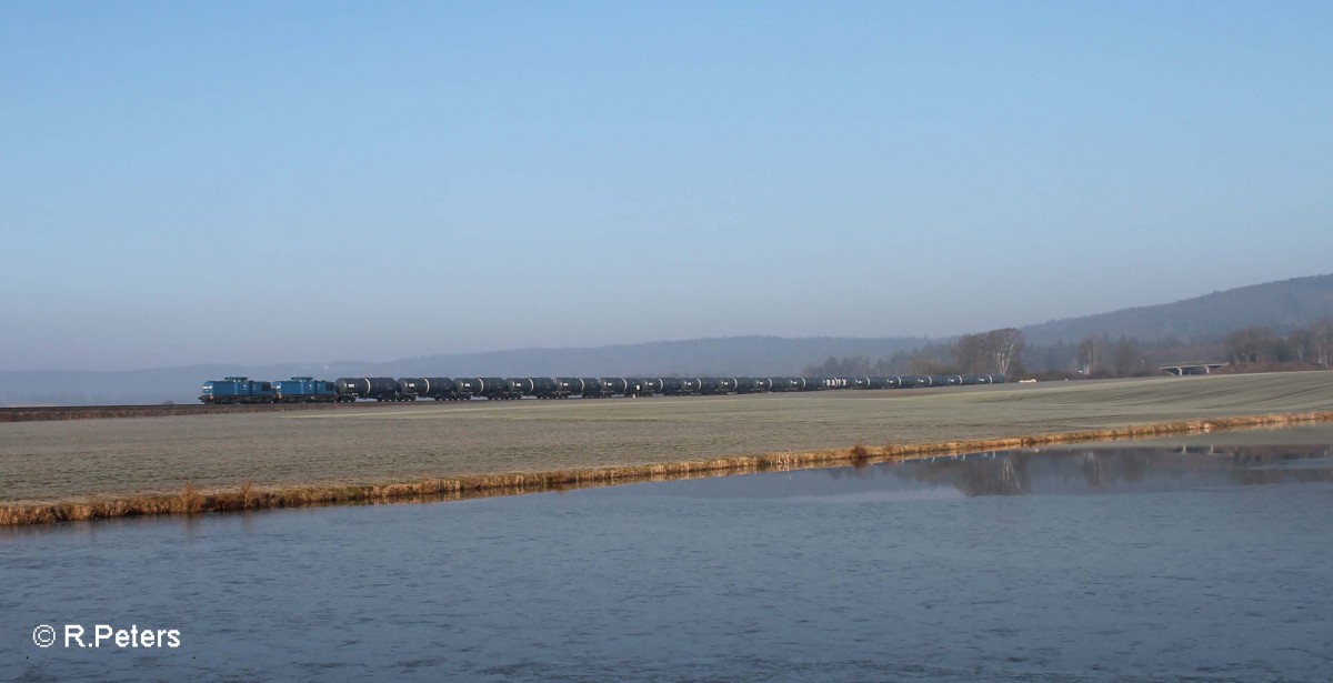 204 022 + 204 010 ziehen einen Kesselzug nach Weiden bei Oberteich. 18.03.16