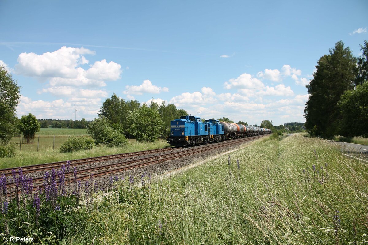 204 031-1 + 204 016-0 mit einem Kesselzug aus Weiden nach Hof bei Großwendern. 12.06.22