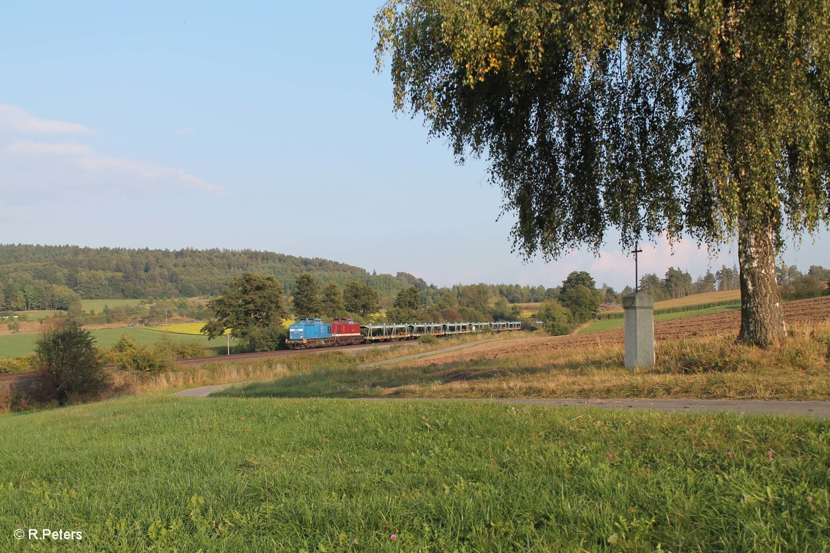 204 031-1 PRESS und 204 425-3 MTEG ziehen den DGS69462 Saal a. d. Donau - Mosel leer Autotransportzug bei Lengenfeld. 27.09.16