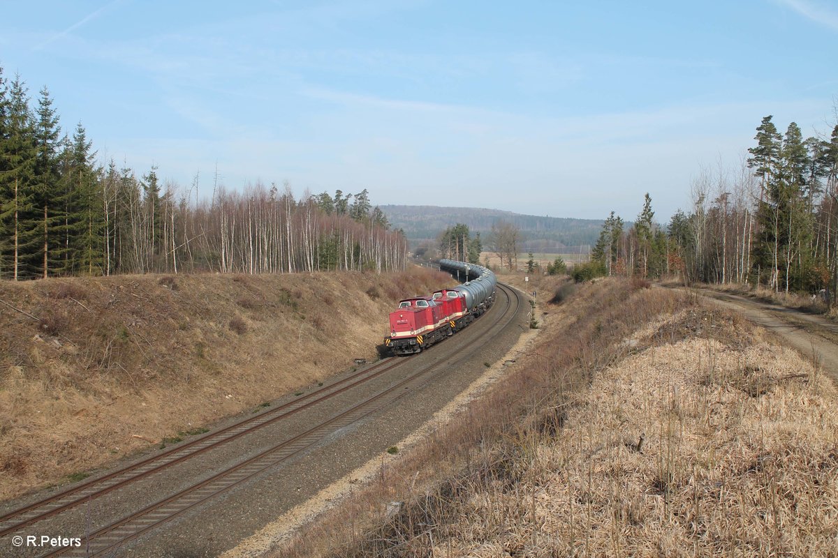 204 354-5 und 204 347-9 ziehen kurz vor Wiesau ein Kesselzug für Hauer Weiden/Oberpfalz. 17.03.17