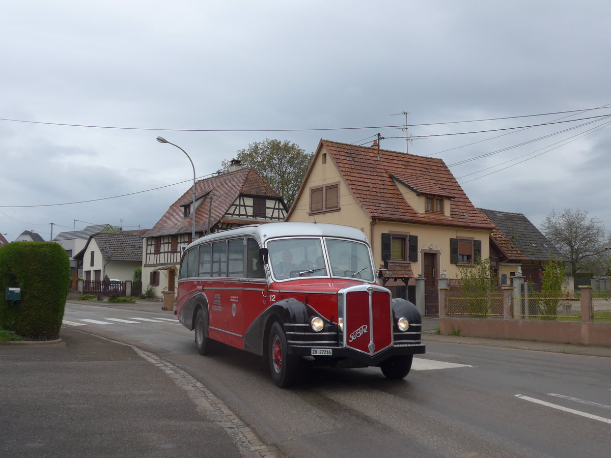 (204'185) - Aus der Schweiz: Meier, Grt - Nr. 12/ZH 27'216 - FBW/R&J (ex Wespe, Altsttten; ex AFA Adelboden Nr. 12) am 27. April 2019 in Stundwiller, Rue Principale