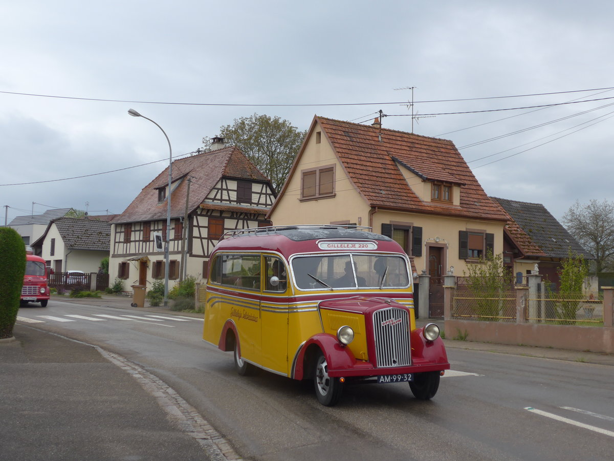 (204'189) - Aus Holland: Spierings, Rijkevoort - AM-99-32 - Opel (ex Gilleleje, DK-Selskabsbus) am 27. April 2019 in Stundwiller, Rue Principale