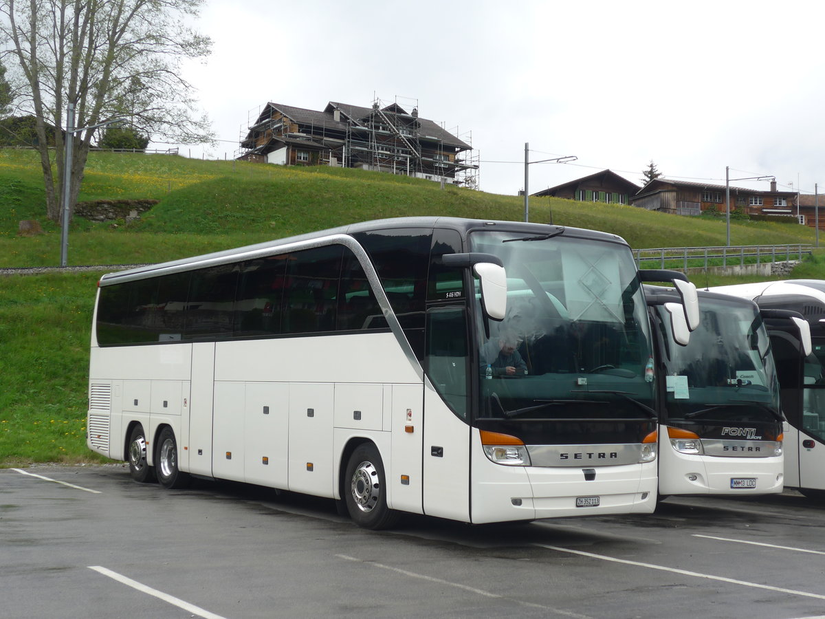 (205'325) - Meier, Zrich - ZH 352'113 - Setra am 19. Mai 2019 in Grindelwald, Grund