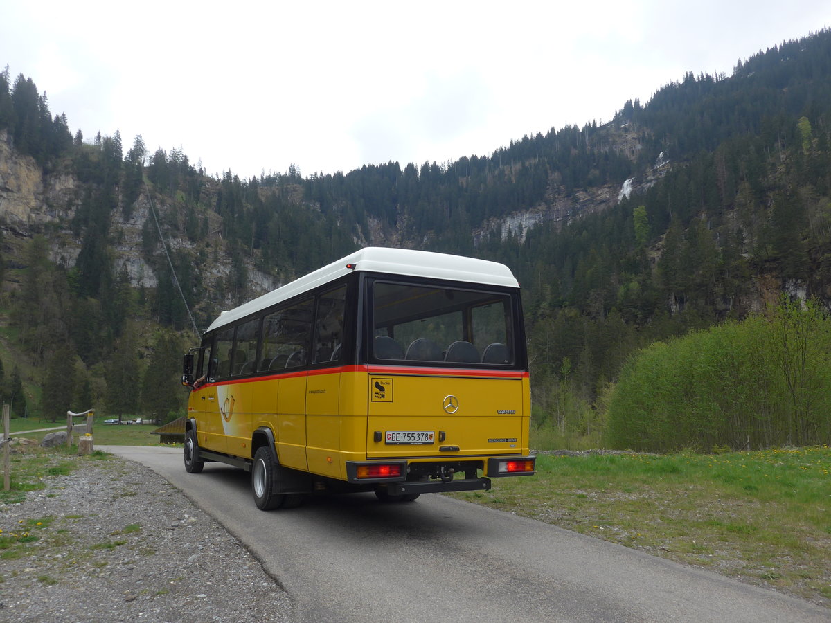 (205'512) - PostAuto Bern - BE 755'378 - Mercedes/Kusters am 26. Mai 2019 in Kiental, Tschingelsee