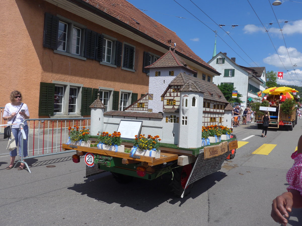 (206'739) - Das Schloss Hegi am 23. Juni 2019 am Jodlerfest-Umzug in Winterthur