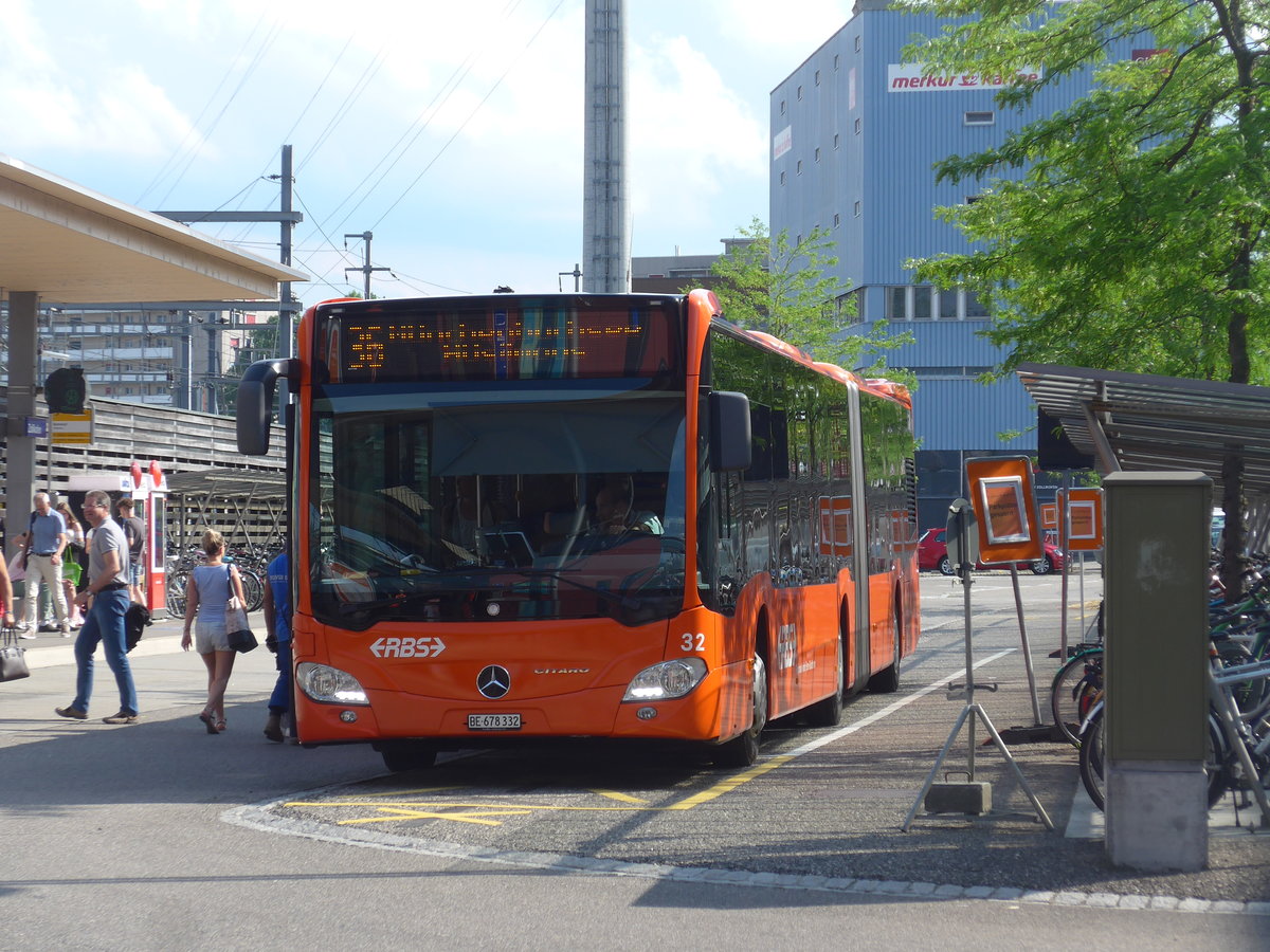 (207'628) - RBS Worblaufen - Nr. 32/BE 678'332 - Mercedes am 8. Juli 2019 beim Bahnhof Zollikofen